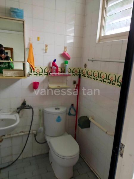 Room (HDB) for Rent in  728 Jurong West Avenue 5 - Image 1